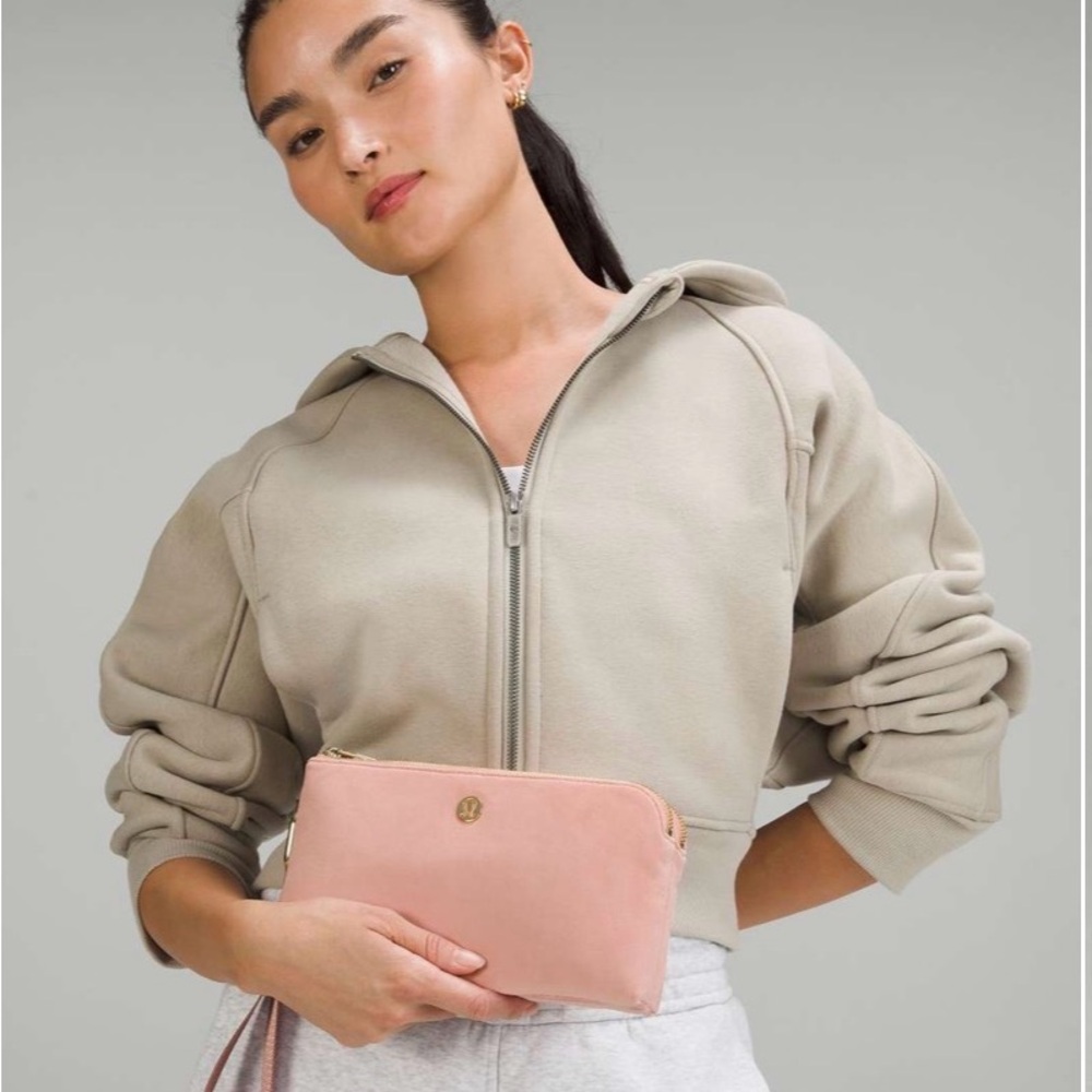 NWT Lululemon Pink Velour Wristlet - Picture 4 of 5